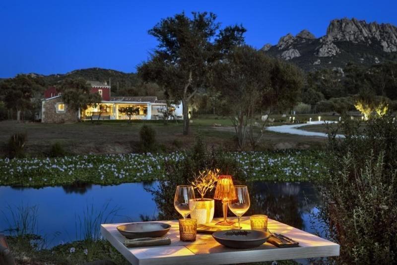 Li Neuli Country Club Hotel San Pantaleo Luaran gambar