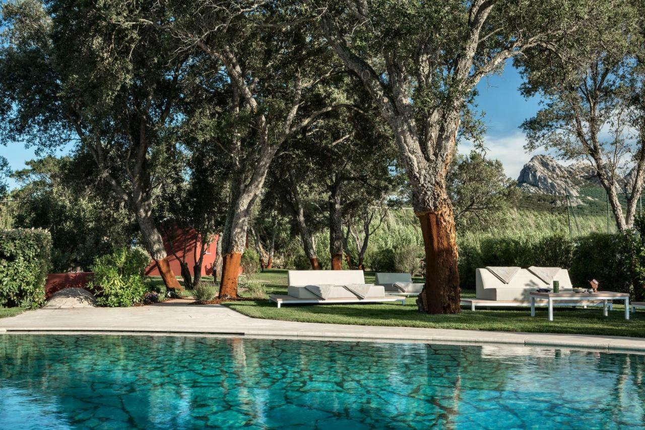 Li Neuli Country Club Hotel San Pantaleo Luaran gambar